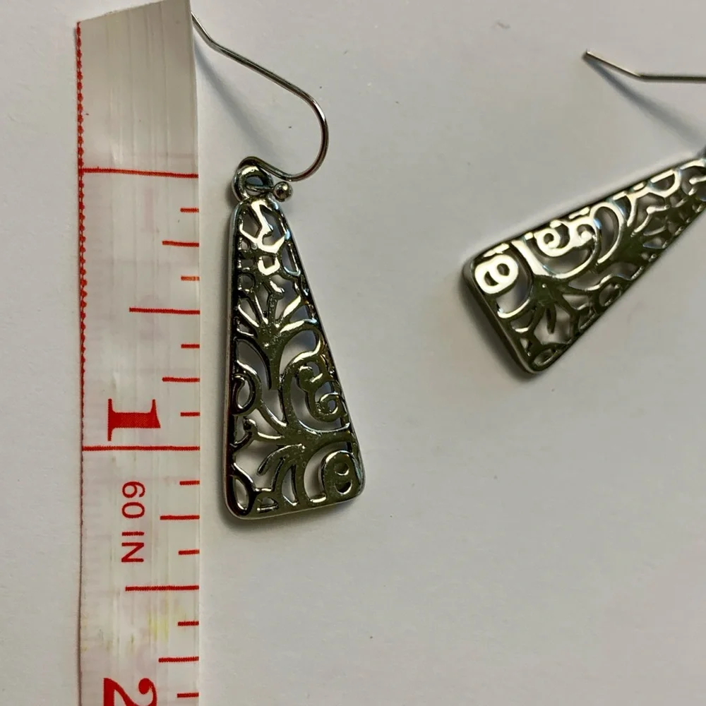 Lia Sophia earrings Silver dangle cut out style - Picture 8 of 9